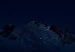 [The power of light: headlamps on their way to the summit of Mont Blanc through the Col du Mont Maudit, 0 kb]