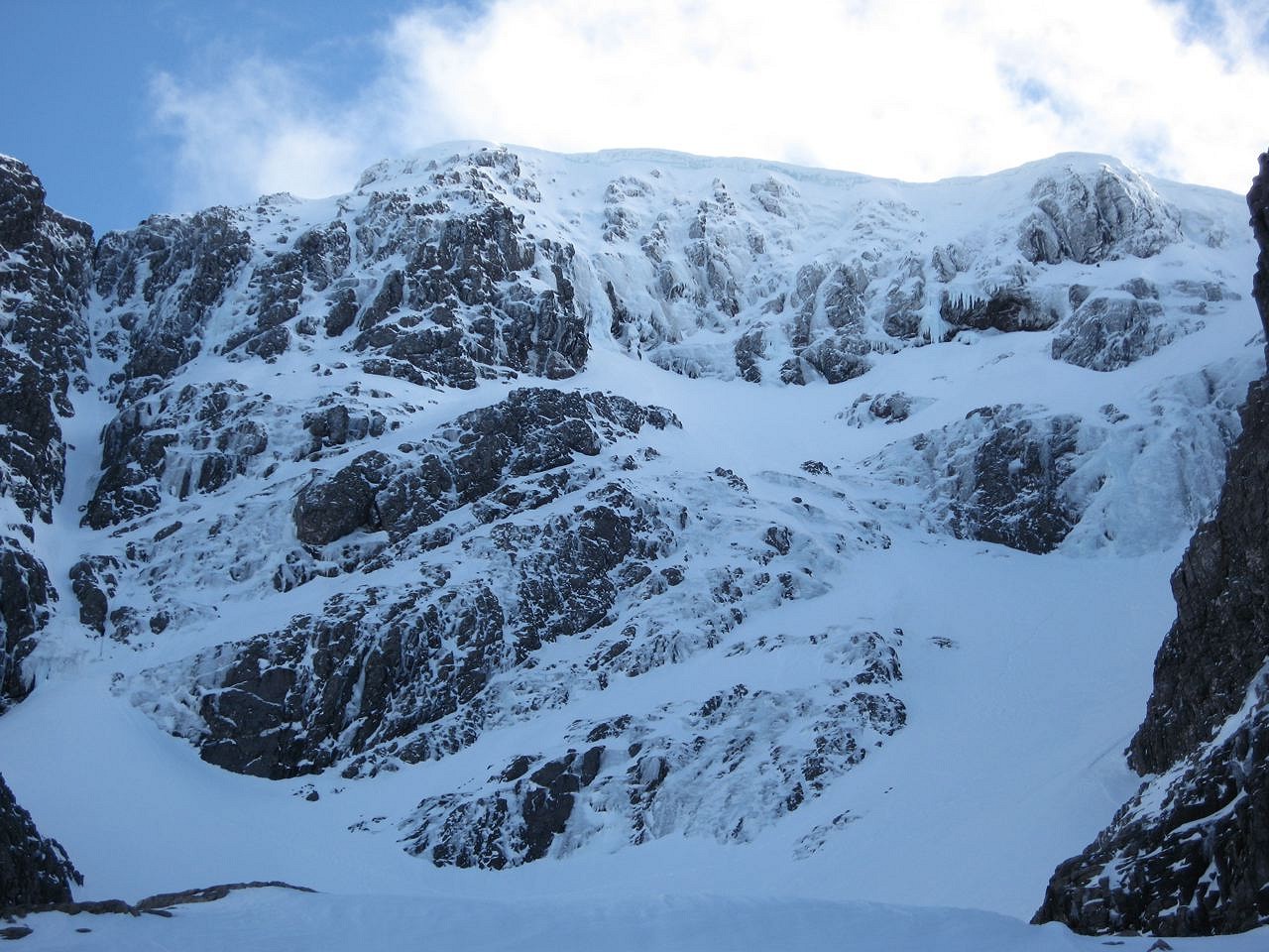 Whether rock or ice, the Raeburn's Wall area of Ben Nevis can provide an exploratory experience  © Patrick Roman