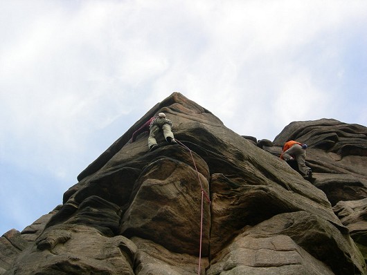 The Link (e1) and Mississippi buttress direct (vs) stanage  © rayash