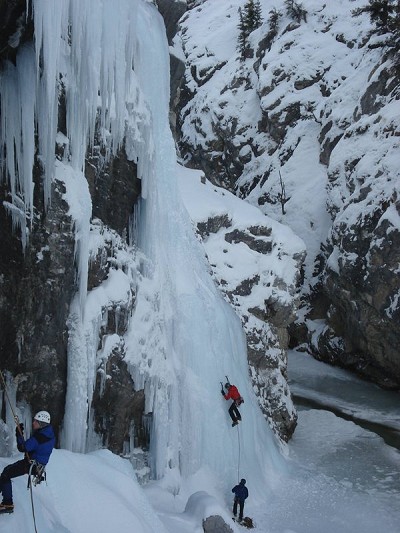 Canada ice climbing  © Toby Haughey