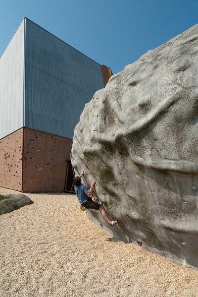Alan James on the steep outside wall of the bouldering cave/block and the Bjoeks wall in the Netherlands.  © Alan James