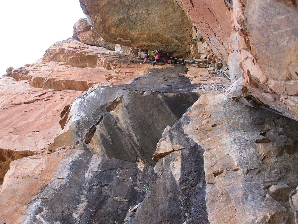Paul Donnithorne Bottomless Chimneying up Titans Chimney Pitch 2, Morocco  © donners