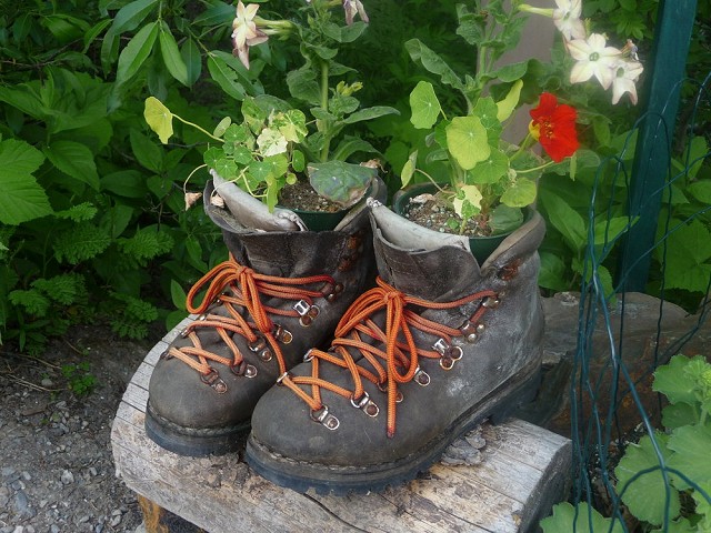 What to do with those old mountain boots  © Marcus Tierney