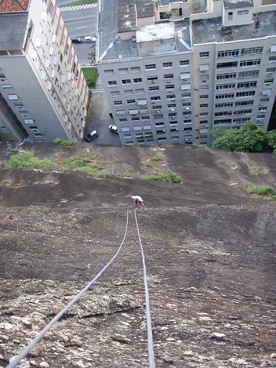 Climbing in Rio  © Sandy Allan
