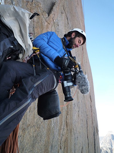 Alastair Lee filming on Mt. Asgard  © Alastair Lee / Posing Productions