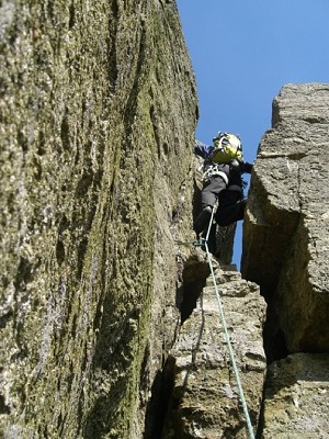 Climbing with the Guide Lite  © Dave Sarkar