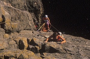 Using sling and rope for a hanging  belay at Mowing Ward, Pembroke  © Libby Peter Article