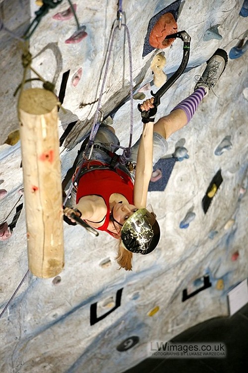 Anna Wells competing at the finals of the 2009 Scottish Tooling Series  © Lukasz Warzecha