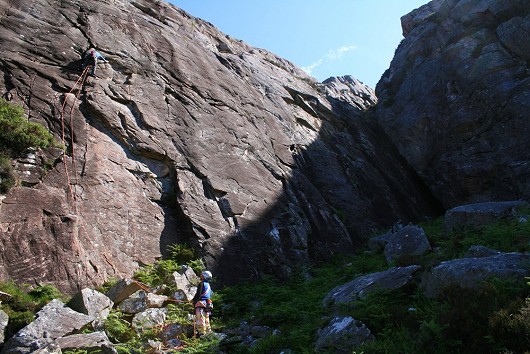 Scottish outcrop cragging at its best - Diabaig  © Lawrie Brand
