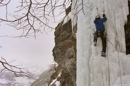 Jon Griffith wearing the Exum pants on Sentinel Ice (WI5)  © Will Sim