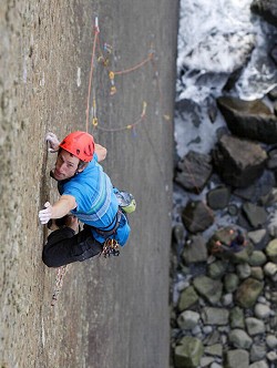 James Pearson on The Walk Of Life E9/10 7a  © Dave Simmonite