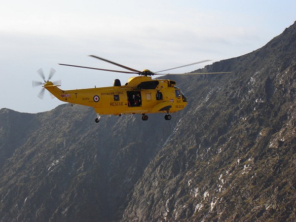 Mountain rescue on Snowdon  © bigstu31s