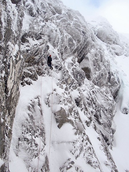 Climber on Pinnacle Buttress Direct  © Tim Neill