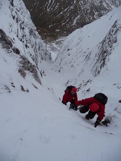 The last 20m on South Gully, Stob Ban, Mamores. Gary leading. Justin & Rob  © TarmachanMountaineering