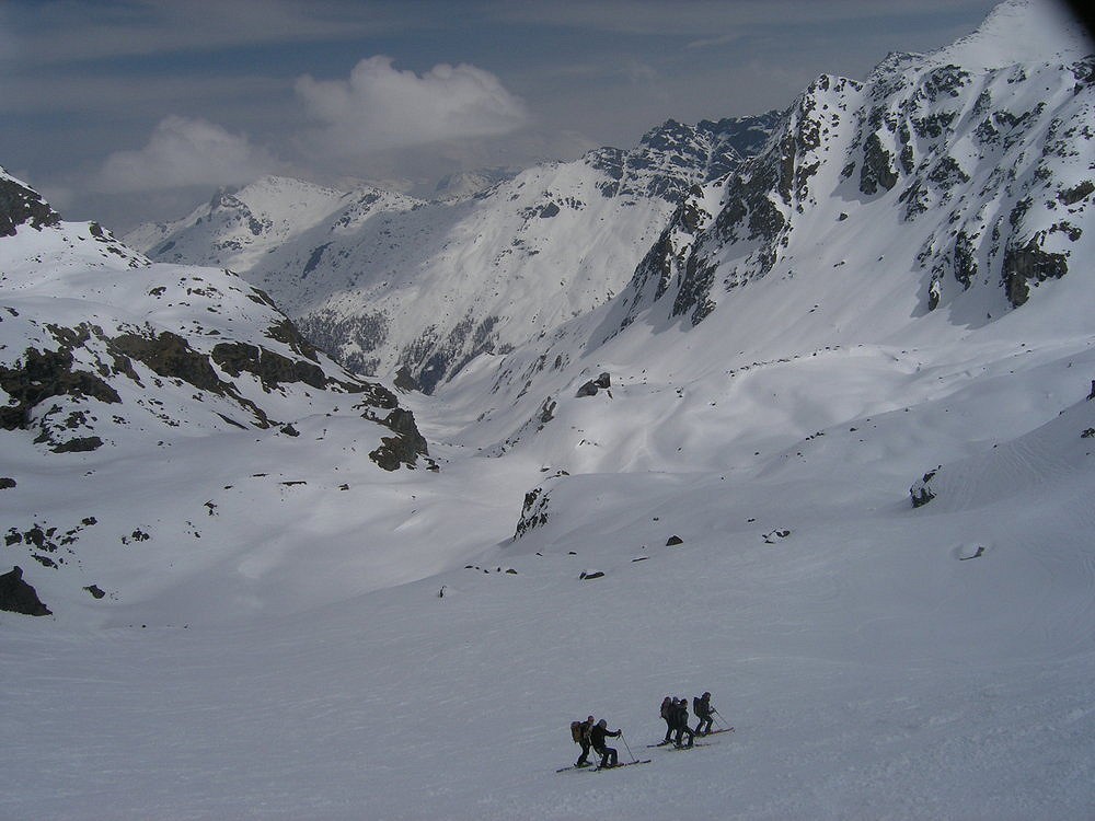 Ski Mountaineers on the Haute Route  © icemonster