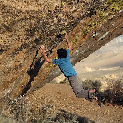 Paul Robinson on his own problem - Lucid Dreaming V16  © Wills Young - Bishop Bouldering Blog