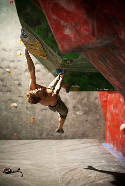 Gleb Tsilodar climbs one of a final routes on the LiveFest contest  © kv