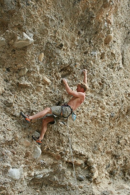 James Ibbertson using the Edelrid Falcon rope on a 7c at Rue de Masque  © James Ibbertson