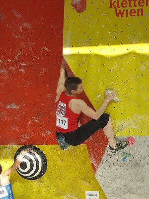 Diane Merrick in the qualifiers of the bouldering world cup 2010 Vienna  © Stew Watson