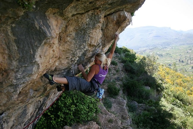 Leah setting up for the crux on her first 8a+  © Simon Wadsworth