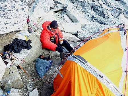 Camp 1 at 5 750 m  © P. Gatta