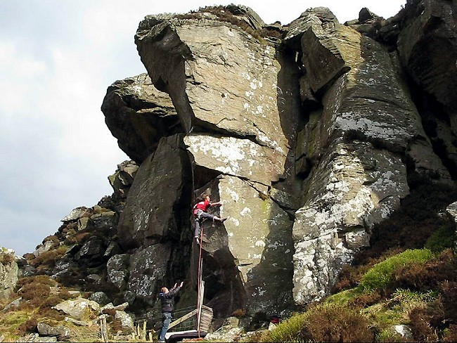 Rob Fielding making an ascent of Endless Flight Direct (E8 7a) at Great Wanney  © Rob's Brother