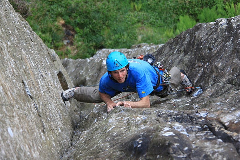 A climber on the classic E4 of Incarus Gun  © Mountaineering Ireland - Fairhead Meet 2010
