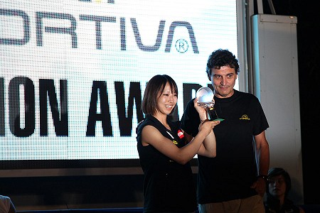Akiyo Noguchi takes the La Sportiva award at Arco in 2010  © UKC News