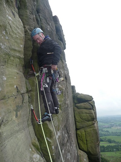 Dave on the final pitch, Central Climb, Hen Cloud.  © allysingo