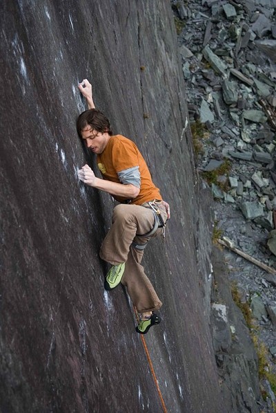 Pete Robins attempting The Very Big and the Very Small (F8b+) two years ago  © Mark Reeves / Life in the Vertical