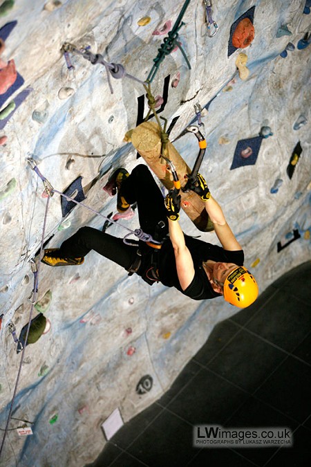 Fiona Murray competing at the final Tooling Series Ice Factor event 2009  © Lukasz Warzecha