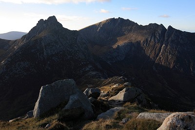 Cir Mhor, Caisteal Abhail and the Witch's Step from North Goatfell  © Dan Bailey - UKHillwalking.com