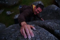 bouldering at bonehill rocks in rather damp/rainy conditions