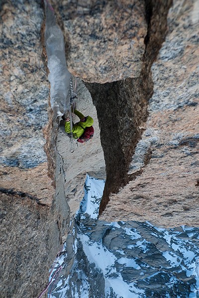 Pulling through the A2 pitch on the Freney Pillar  © Will Sim