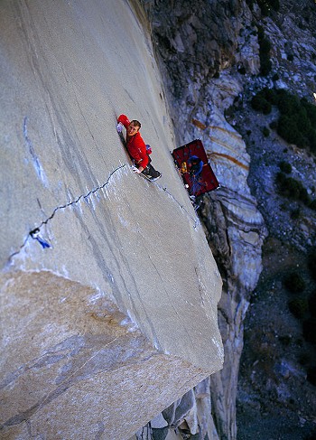 Leo Houlding on the 'A1 Beauty' pitch of his new route 'The Prophet'.  © Alastair Lee