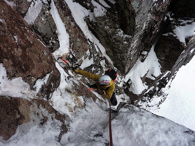 Beefy gloves for seconding keep hands warm for the next lead. East face direct direct.  © S. Loveday