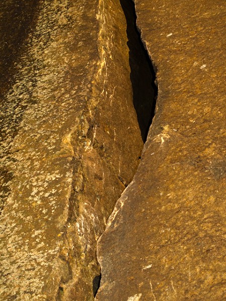 Dry tooling scratches at Millstone  © Alex Ekins