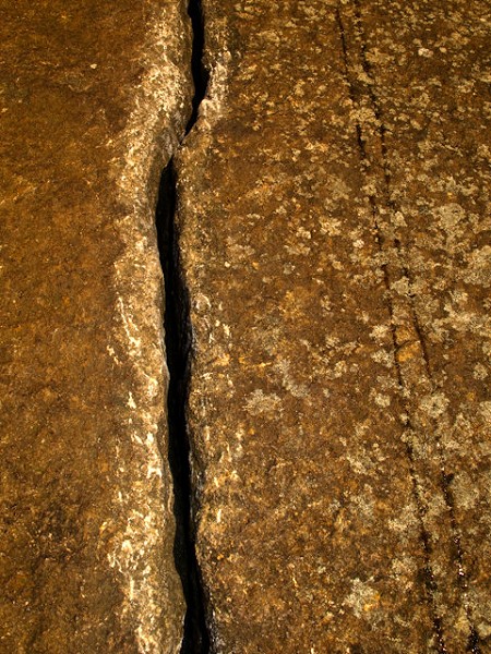 Dry tooling scratches at Millstone  © Alex Ekins