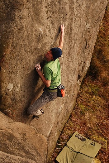 Andy Earl on Crouching Mahogany E4 6b at Callerhues  © Ian Parnell