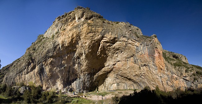 The awesome cave of Santa Linya  © Jack Geldard