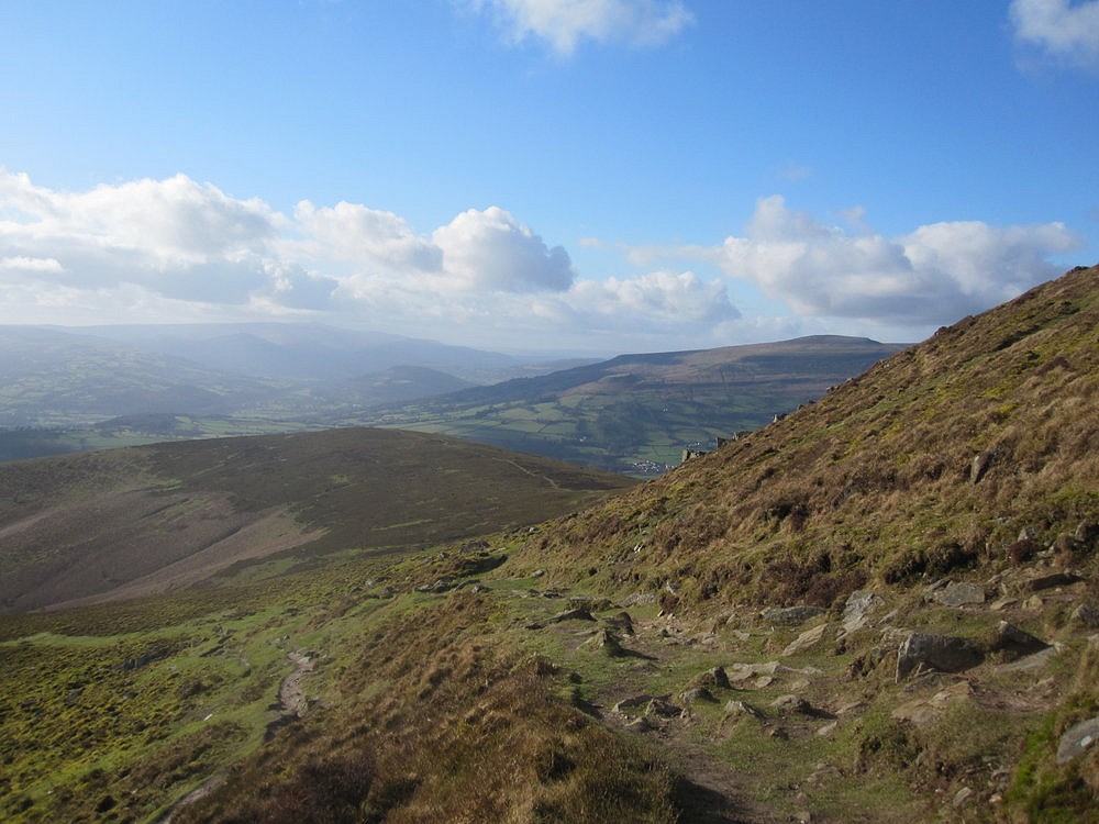 Looking West from Sugar Loaf, Brecon Beacons  © Tig Smith