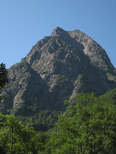 Dent d'Orlu from the Ariege valley  © Dan Bailey