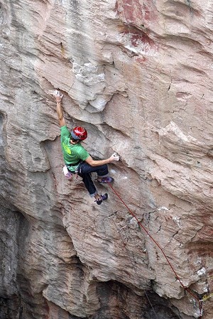 James Pearson on his new route 'Do you know where your children are?' in Huntsmans Leap  © David Simmonite
