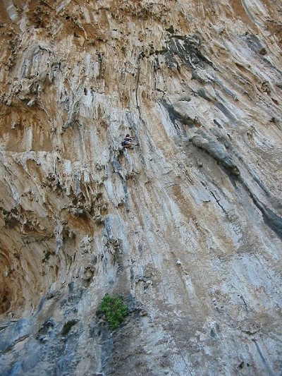 Kath Schirrmacher continues to show how it's done in Kalymnos  © Andy Gamisou