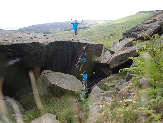 3 simple steps to climbing Brad Pit, Stanage Plantation.  © Beastly Squirrel