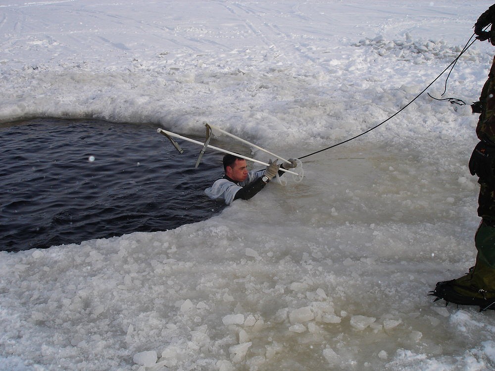 Ice Breaking Drills, Norway  © Peris Roberts
