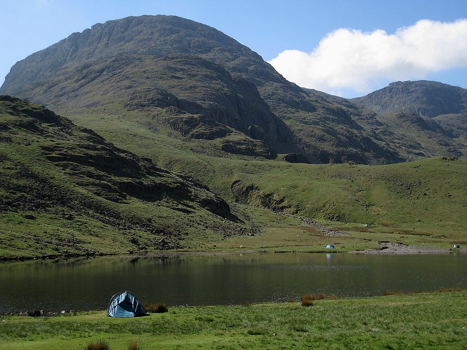 One of the busier spots in the Lakes - better go elsewhere  © Dan Bailey