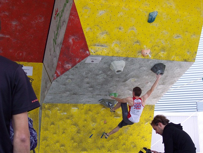 Stew Watson in the men's qualifiers at the Vienna round of the bouldering world cup  © Diane Merrick Collection
