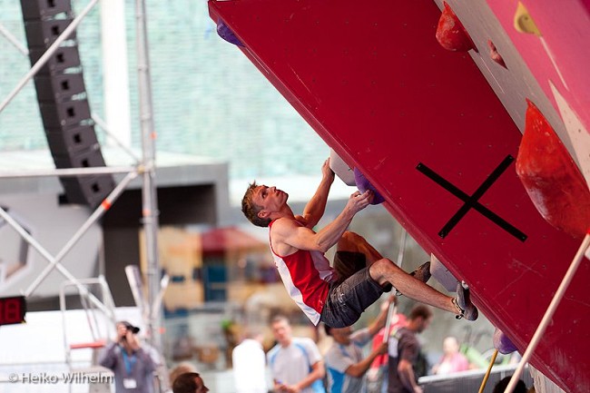 Stew Watson competing in the Eindhoven round of the 2011 Bouldering World Cup  © Heiko Wilhelm
