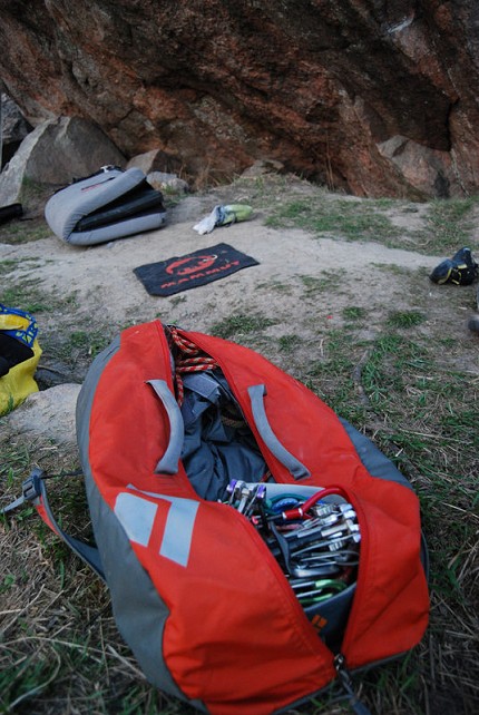 BD Demon Duffel: load of space, rope tarp included and cheap  © Toby Archer